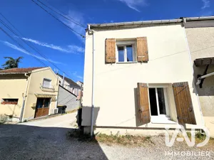 Maison de ville à Isles-les-Meldeuses (77440)