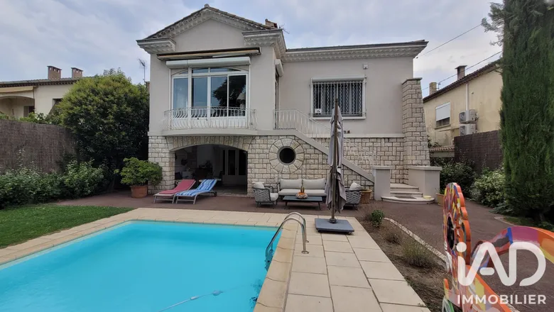 Maison 8 pièces 240 m² · à Cavaillon · 240 m² · 459 000 €