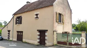 Maison de village à Moutiers-en-Puisaye (89520)