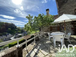 Maison de village à Saint-Laurent-d'Olt (12560)