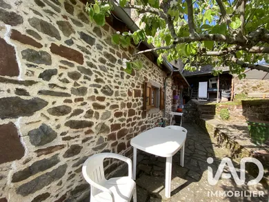 Maison de village à Saint-Laurent-d'Olt (12560)