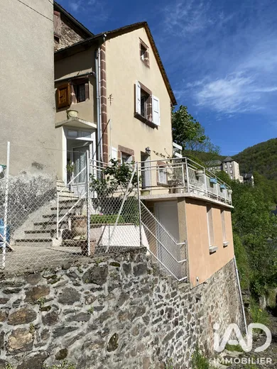 Maison de village à Saint-Laurent-d'Olt (12560)