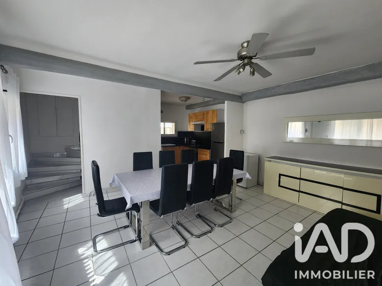 Maison 4 pièces 81 m² · à Gallargues-le-Montueux · 80,6 m² · 950 €