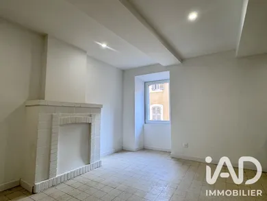Appartement à Brue-Auriac (83119)