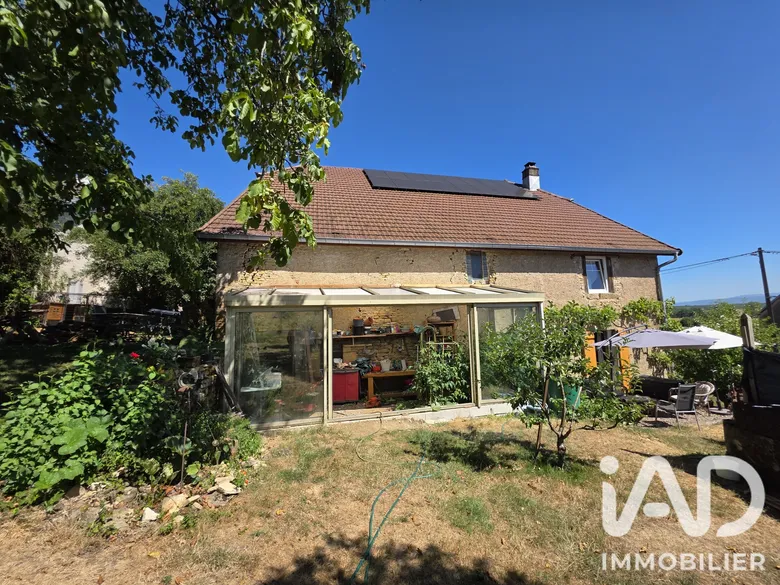 Maison 6 pièces 193 m² · à Arpenans · 193 m² · 258 000 €