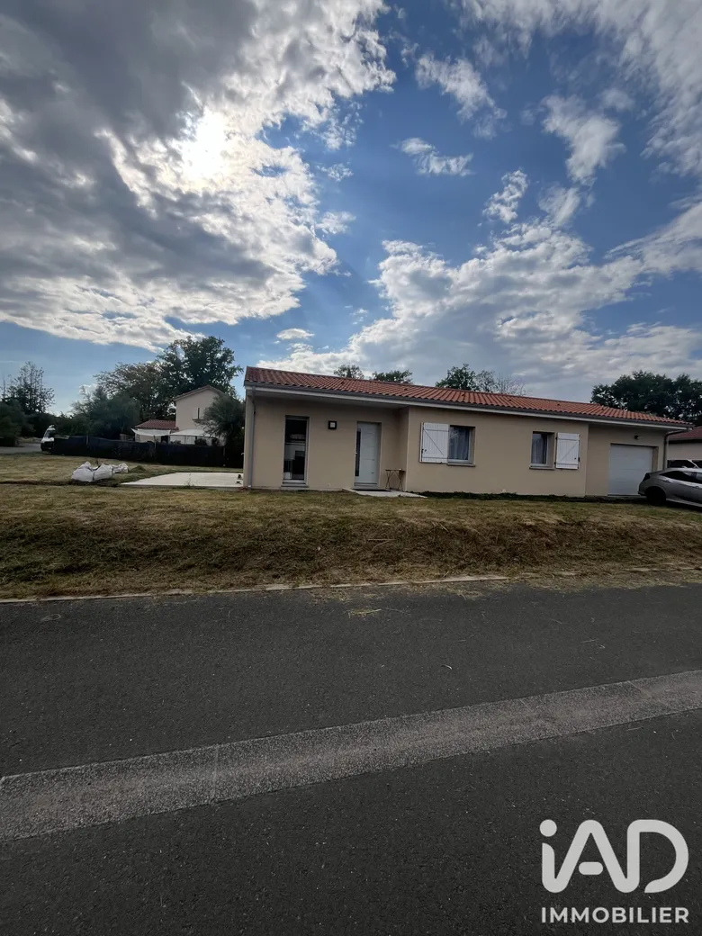 Maison 4 pièces 93 m² · à Orléat · 93 m² · 249 600 €