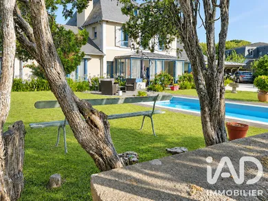 Architectural house in Saint-Malo (35400)