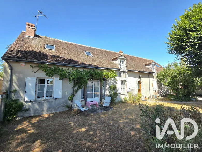 Maison 8 pièces 194 m² · à Ingré · 194 m² · 290 000 €