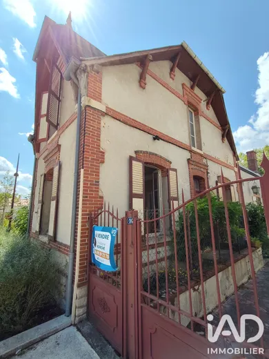 Maison à SAINTE GENEVIEVE DES BOIS (45230)