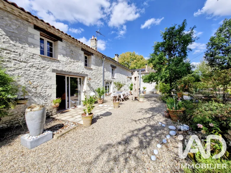 Maison 8 pièces 321 m² · à Plaisance · 320,7 m² · 644 000 €