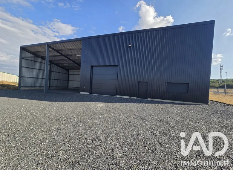 Murs commerciaux à Neuilly-le-Réal (03340) · 180 m² · 219 000 €