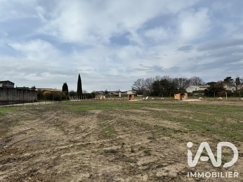 Terrain à bâtir à Montagnac (30350) · 82 900 €