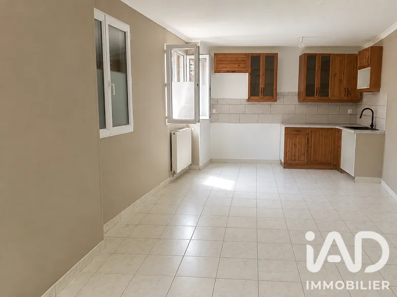 Appartement 3 pièces 51 m² · à Corbeil-Essonnes · 51 m² · 94 000 €