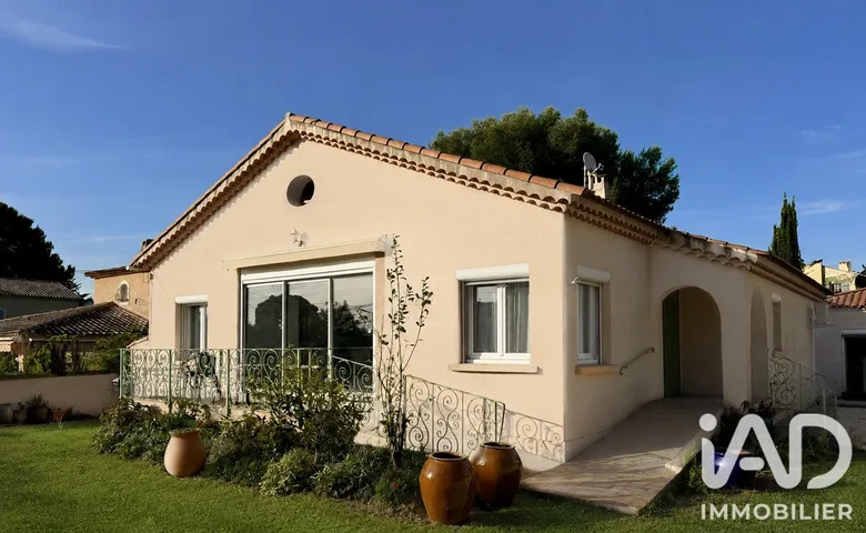Maison 7 pièces 160 m² · à Saint-Cyr-sur-Mer · 160 m² · 1 080 000 €