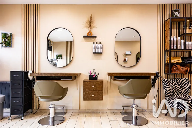 Esthétique, Coiffure​ à Buchy (76750) · 92 m² · 135 000 €