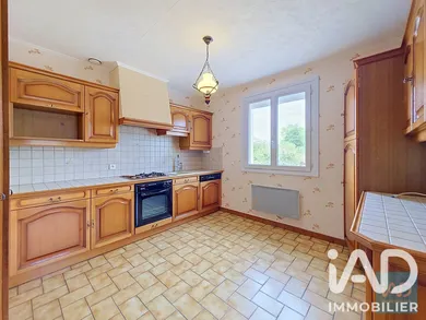 Detached house in Saint-Aubin-le-Cloud (79450)