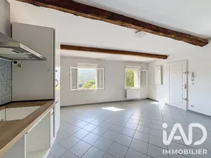 Appartement à Cuges-les-Pins (13780)