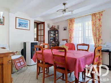 Townhouse in Saint-Xandre (17138)