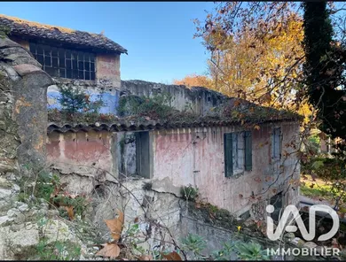 Immeuble à Villeneuve-lès-Avignon (30400)