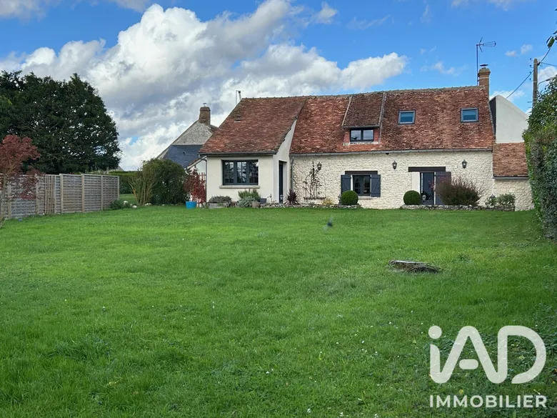 Maison 8 pièces 204 m² · à Chevilly · 204 m² · 1 580 €