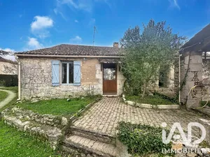 Maison traditionnelle à Saint-Cernin-de-Labarde (24560)
