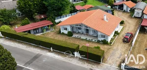 Maison traditionnelle à Sainte-Eulalie-en-Born (40200)