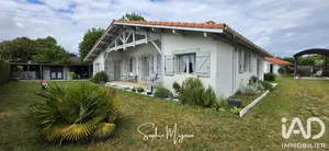 Maison traditionnelle à Sainte-Eulalie-en-Born (40200)