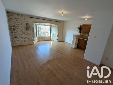 Apartment in Saint-Gervais-sur-Roubion (26160)