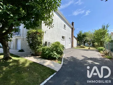 Pavillon à Viry-Châtillon (91170)