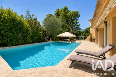 Maison traditionnelle à Roquefort-les-Pins (06330)