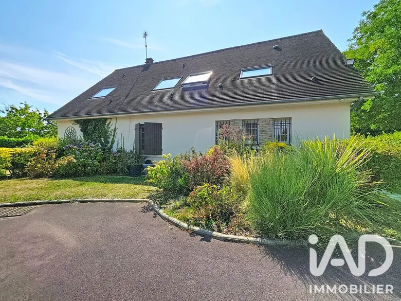 Maison 6 pièces 171 m² · à Saint-Planchers · 171 m² · 345 000 €
