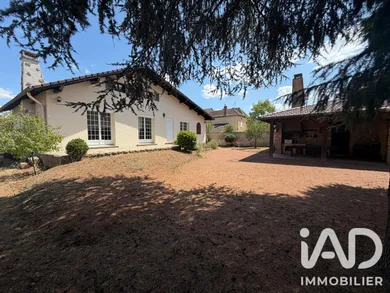 Traditional house in Pouilly-sous-Charlieu (42720)