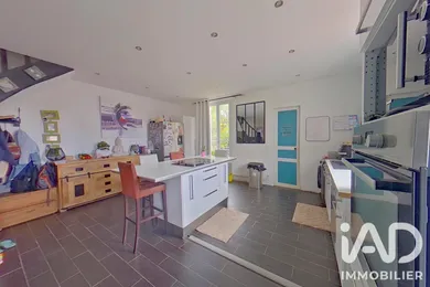 Maison à Combs-la-Ville (77380)