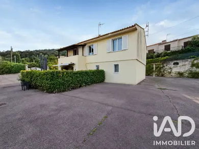 Maison traditionnelle à Saint-Laurent-du-Var (06700)