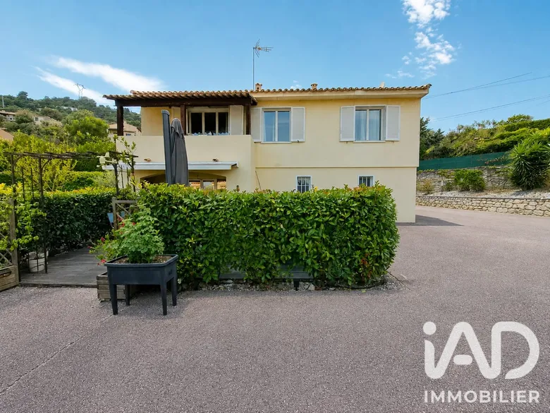 Maison 7 pièces 157 m² · à Saint-Laurent-du-Var · 157 m² · 595 000 €