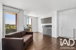 Apartment in Moissy-Cramayel (77550)