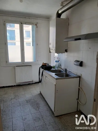 Apartment in Orange (84100)