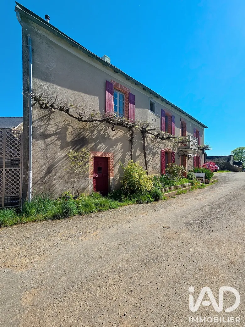 Maison 5 pièces 247 m² · à La Salvetat-Peyralès · 247 m² · 119 000 €