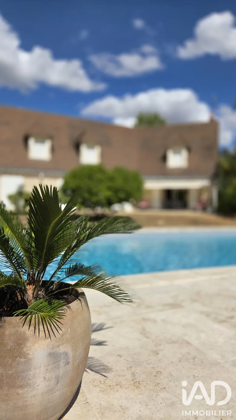 Maison 8 pièces 231 m² · à Chambray-lès-Tours · 231 m² · 712 000 €
