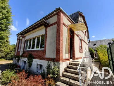 Architectural house in Montreuillon (58800)