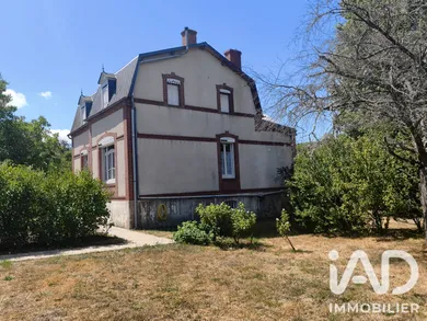 Architectural house in Montreuillon (58800)