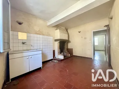 Village house in Tuchan (11350)