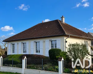 House in Rochecorbon (37210)
