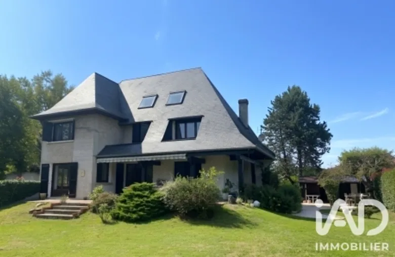 Maison 8 pièces 290 m² · à Séméac · 290 m² · 330 000 €