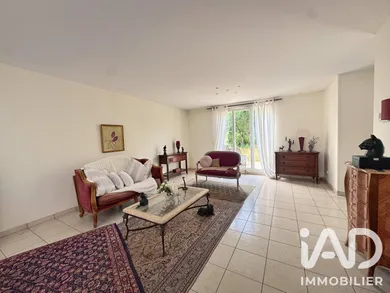 House in Magny-le-Hongre (77700)