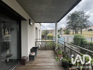 Apartment in Saint-Paul-en-Jarez (42740)