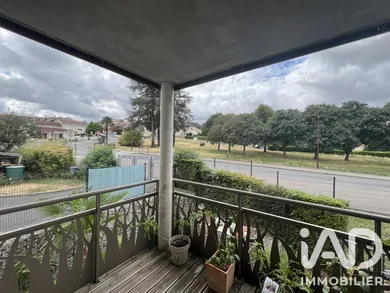 Apartment in Saint-Paul-en-Jarez (42740)