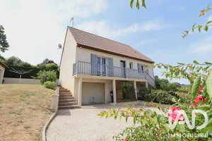 House in Normanville (27930)