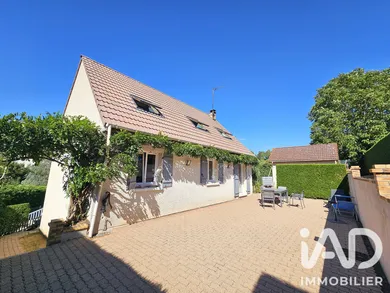 House in Normanville (27930)