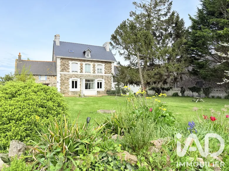 Maison 10 pièces 257 m² · à Le Vivier-sur-Mer · 257 m² · 789 000 €
